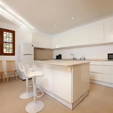 4 Bedroom In 別荘 *